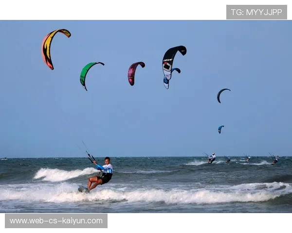 _极限风筝冲浪：在海风中追逐自由_，极限风筝视频