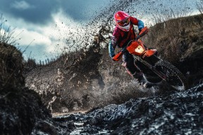 校园足球联赛升级比赛场地提升整体参赛体验，校园足球班级联赛比赛规程