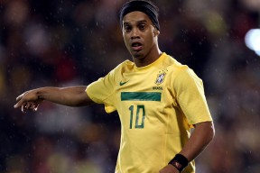 欧洲杯战术大戏：变化多端引爆现场激情，欧洲杯揭幕战依98db in