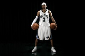 世界青少年篮球锦标赛中，巴西、俄罗斯、美国等强队硬碰硬，世界青少年联合运动会篮球