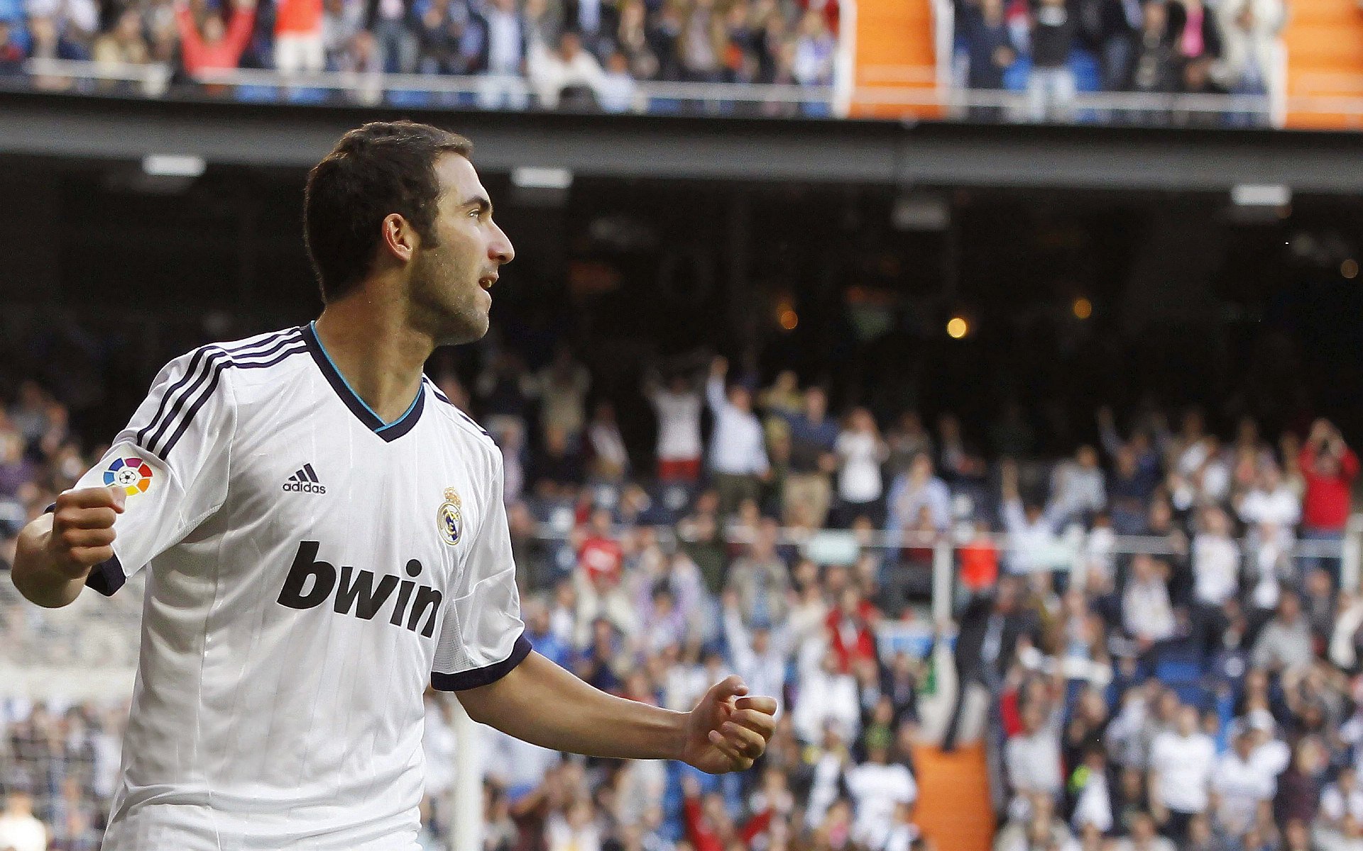 阿莱克西50米蝶泳赛场大放异彩，阿莱克西奇